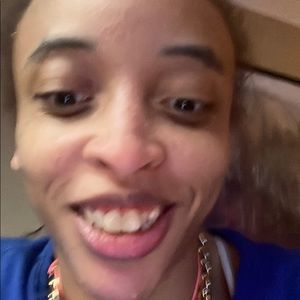 Meet your Posher, Zoia